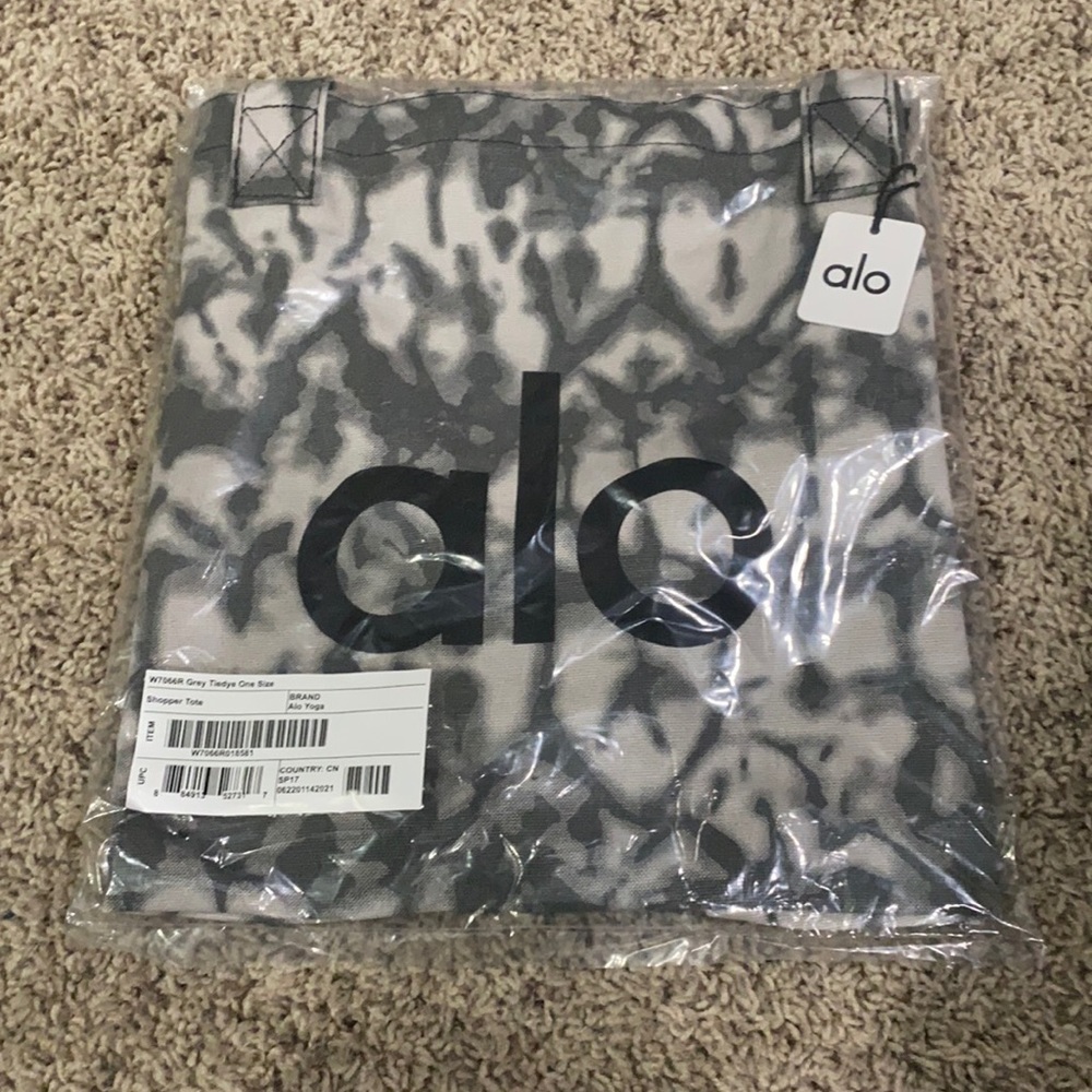 Alo Yoga Shopper tote